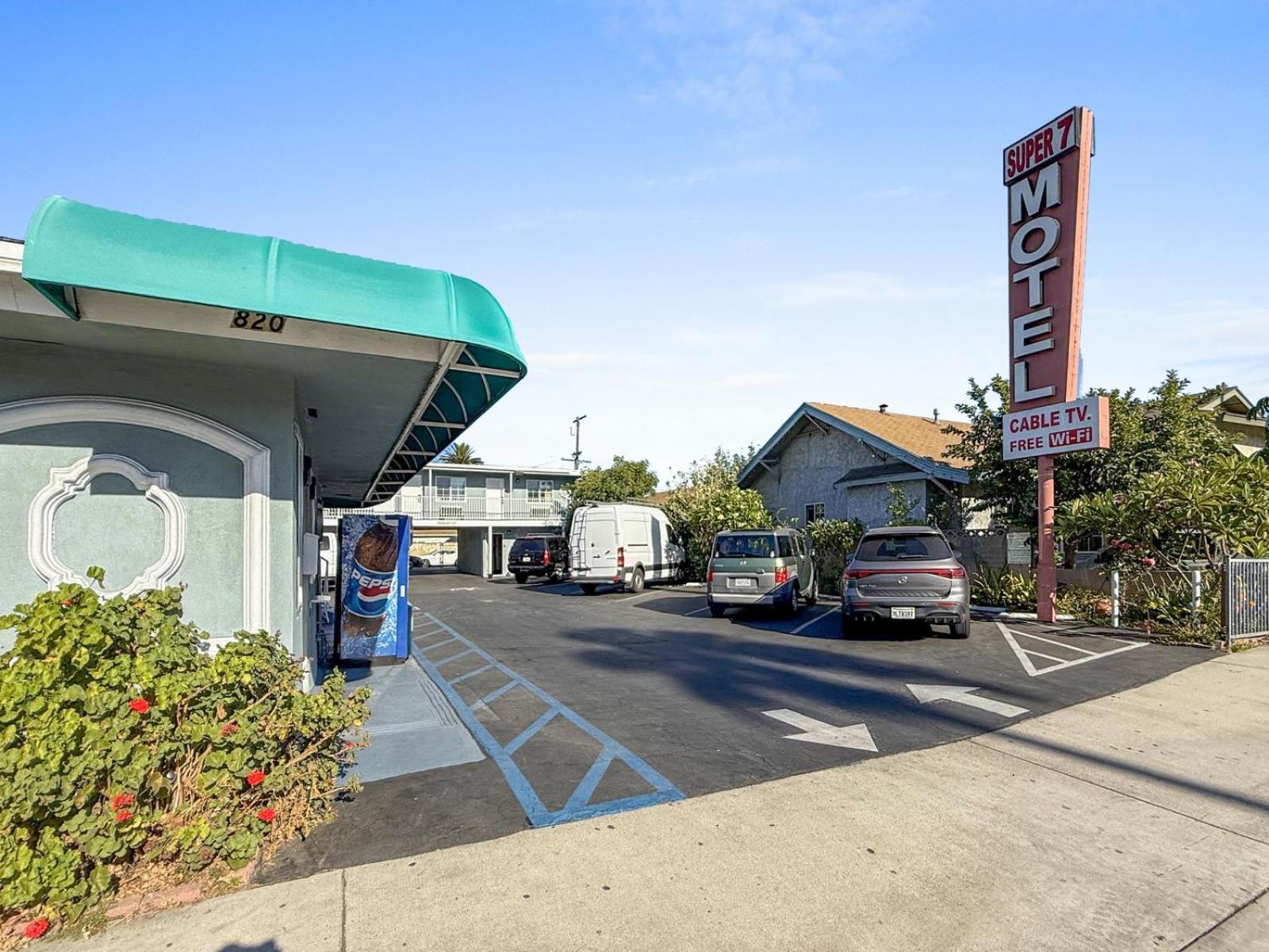 Super 7 Motel - Anaheim Packing District & Disneyland Екстер'єр фото