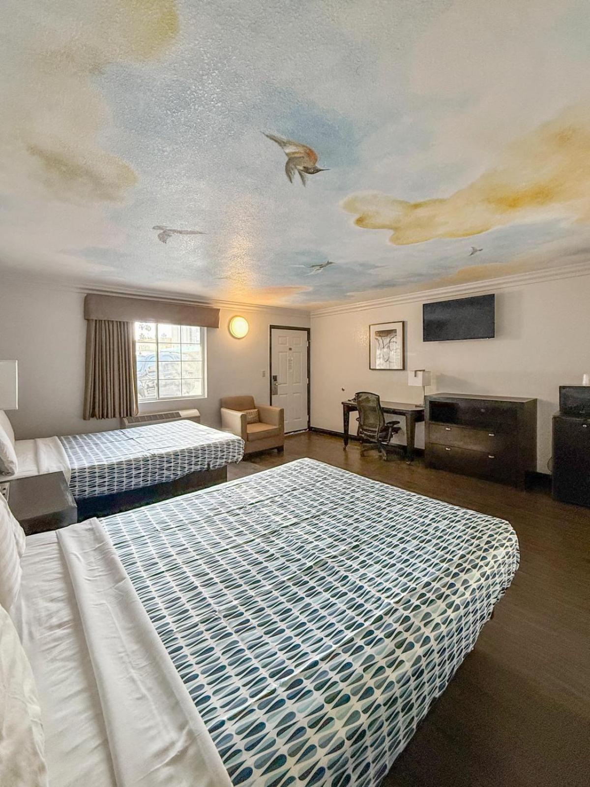 Super 7 Motel - Anaheim Packing District & Disneyland Екстер'єр фото